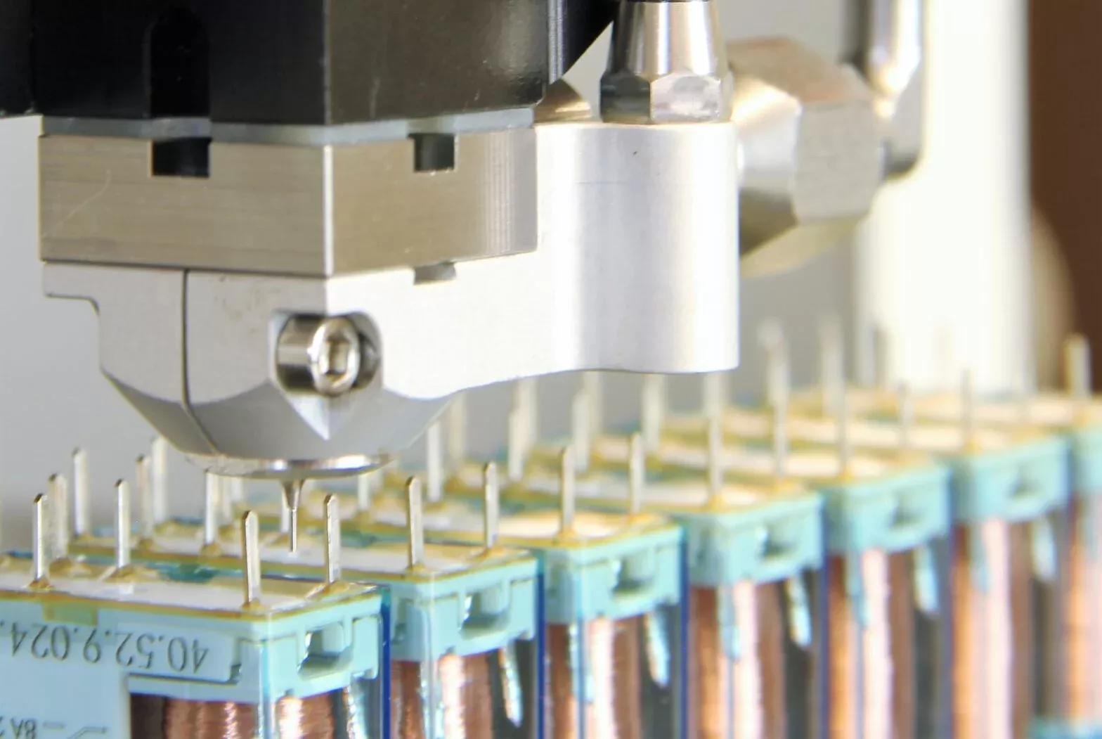 Choosing the Right Industrial Dispensing Solutions for High-Volume Production